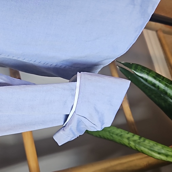 Aritzia Talula Classic Fit Blue Button Front Shirt - Picture 4 of 10